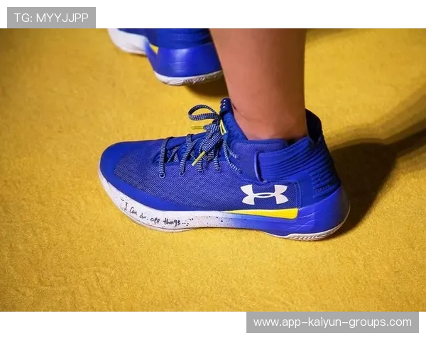 库里球鞋签售现场粉丝排队三天两夜，人气爆棚